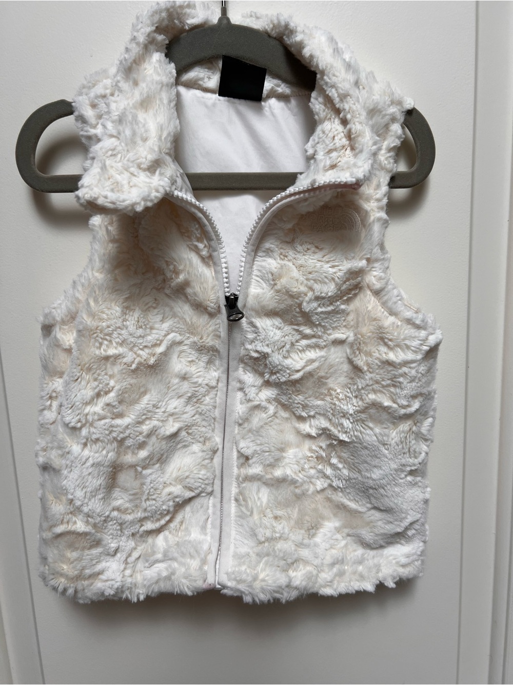 The North Face Kids Cream Faux Fur Zip Vest